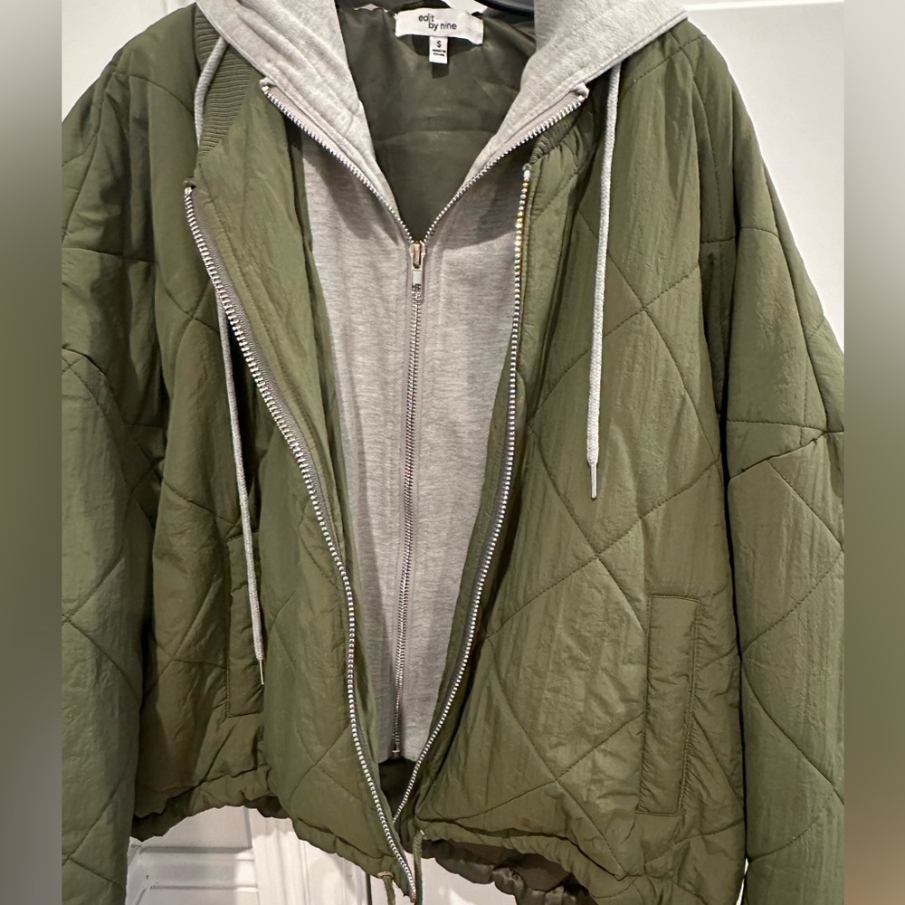 Hooded Jacket - Picture 4 of 5